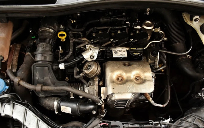 Ford Grand C-MAX cena 39700 przebieg: 134143, rok produkcji 2016 z Borek Wielkopolski małe 781